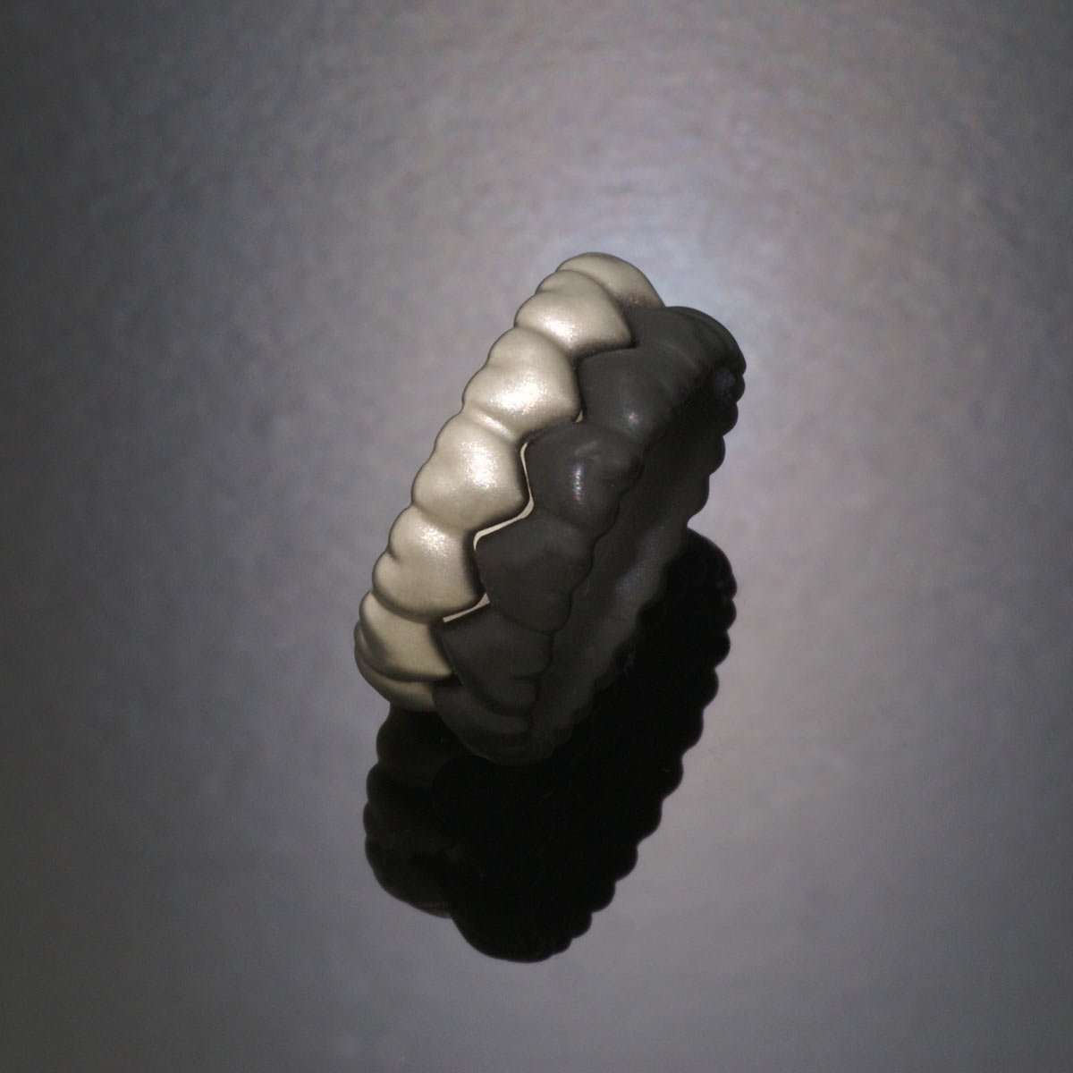 premium_børstet_boerstet_blackline_mat_damering_hjerte_vielsesringe_forlovelsesringe_tilux_sort_titanium_titan_t5001